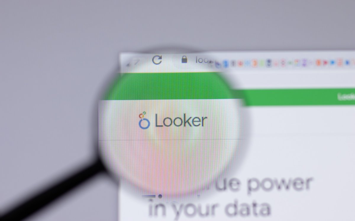 Looker: Una plataforma de inteligencia empresarial. 