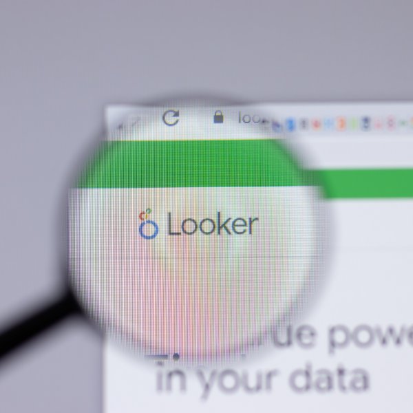 Looker: Una plataforma de inteligencia empresarial. 
